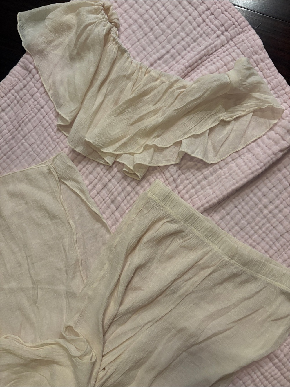 2-PC Light Cream Ruffle Off-Shoulder beach cover